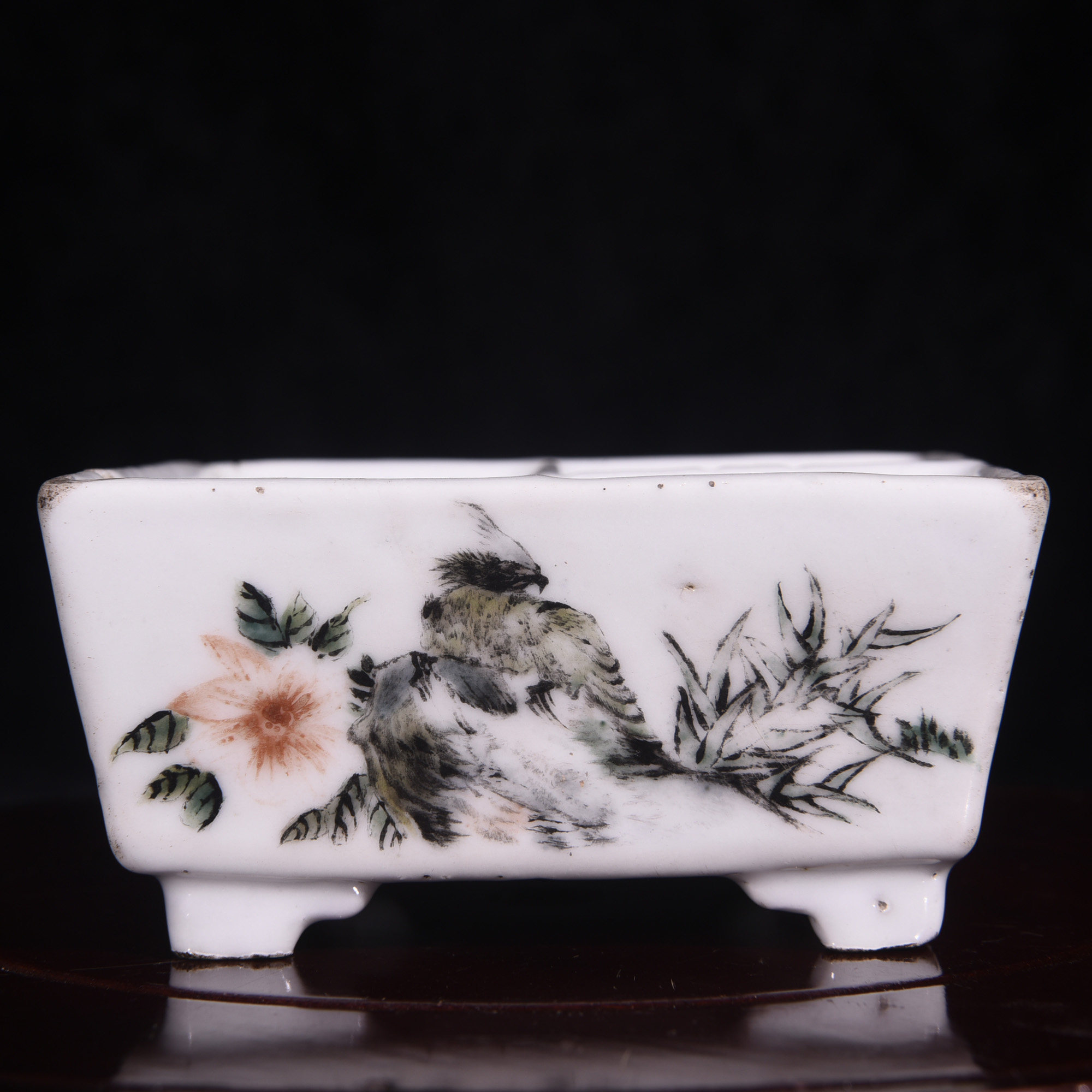 民国汪友棠绘粉彩浅绛彩花鸟高士图纹调色笔洗