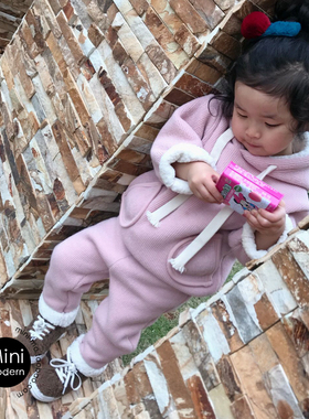 韩国原装进口秋冬男女童加厚羊羔绒连帽衫长裤舒适保暖套装外穿