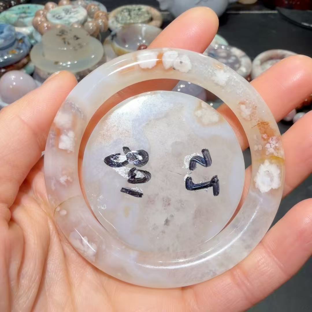 1112樱花玛瑙手镯52