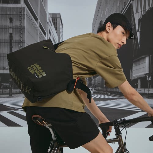 theMADHATcher斜挎邮差包