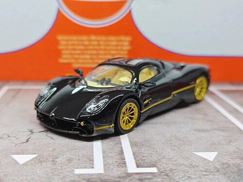 CCA x 潮梦ModemDream1/64帕加尼乌托邦仿真合金车模黑色加碳涂装
