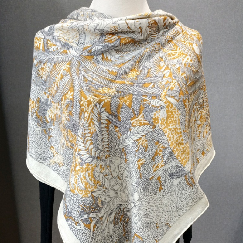 米色真丝羊毛方巾秋冬保暖