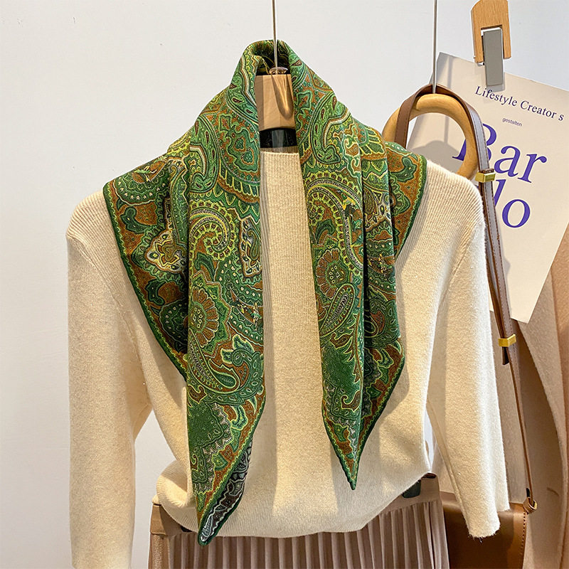真丝羊毛双面双色绿色腰果花70丝毛中方巾围巾围脖保暖百搭领巾
