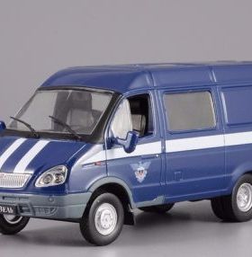 1 43合金车 GAZ Gazelle 嘎斯瞪羚商用车厢型运输车模型怀旧