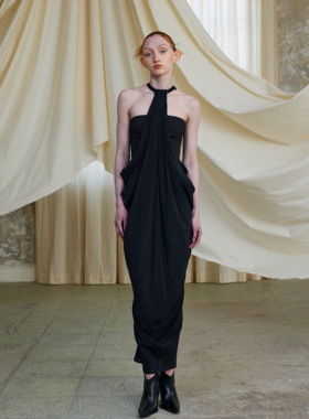 UNCHATGRIS 23AW 立裁装饰挂脖连衣裙