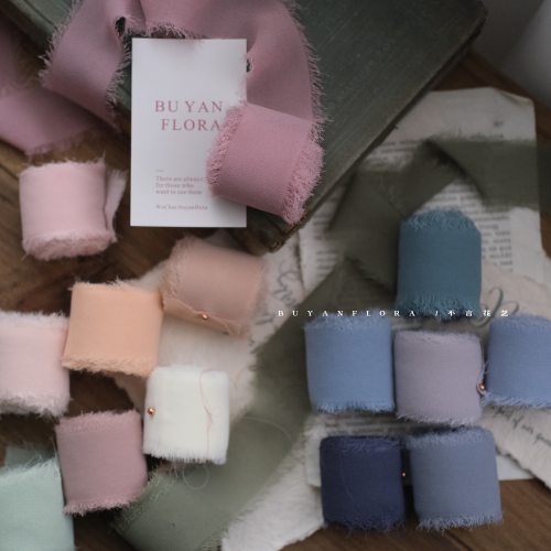 毛边丝带婚礼布置花束