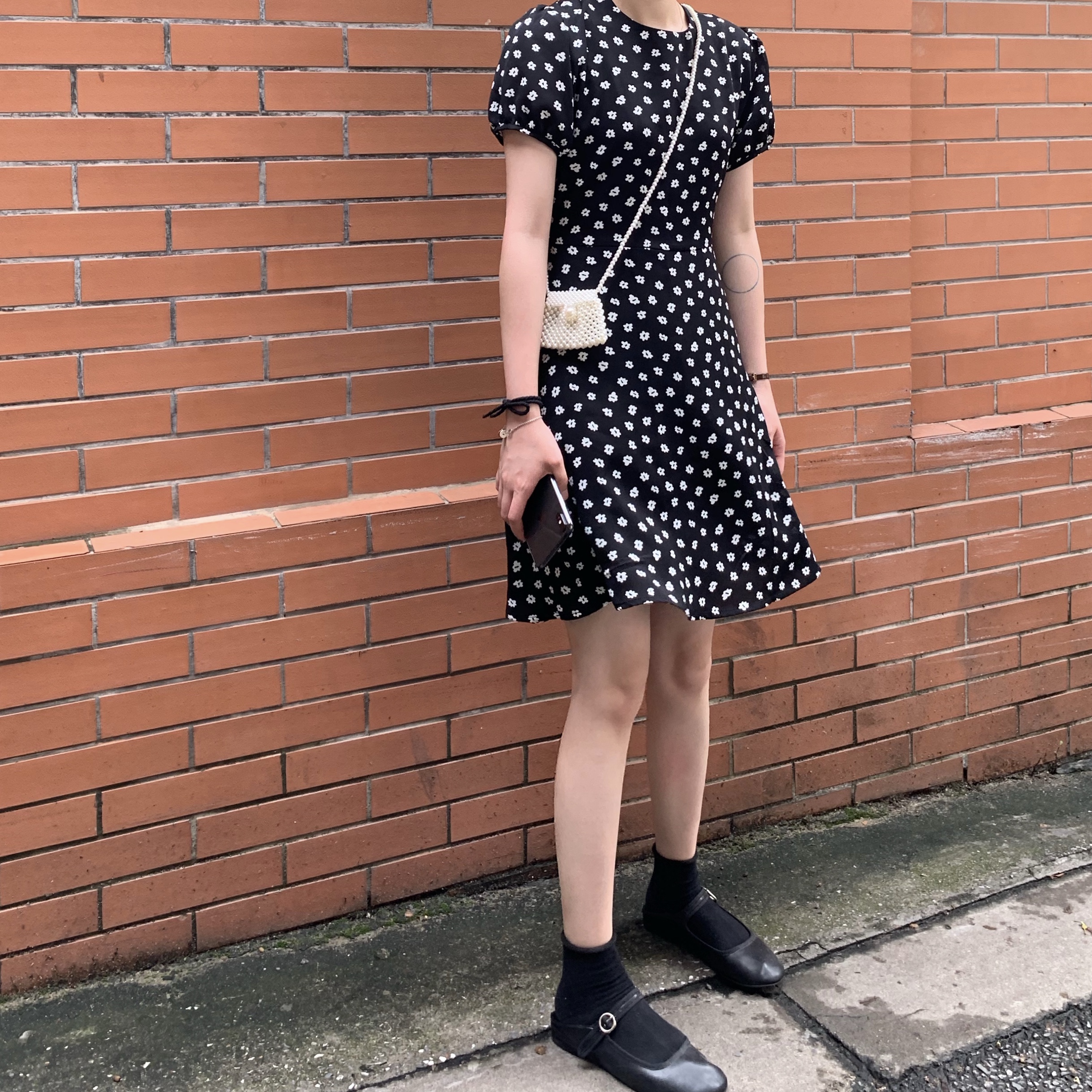 Price control 38! Real-price Little Daisy Closed-waist Chiffon Fragmented Black Dress Female Retro Short Skirt