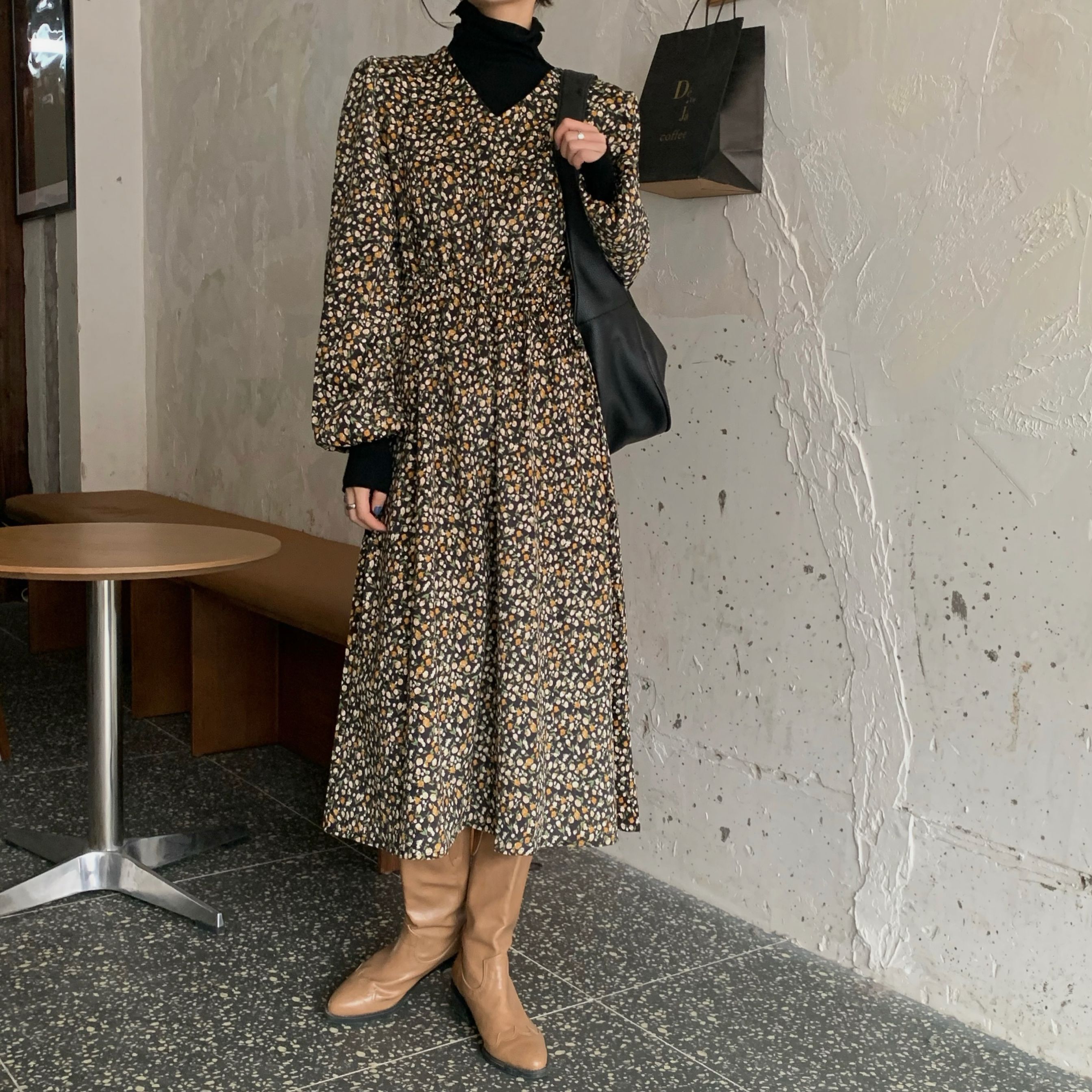 Real price pile up collar knitted bottoming shirt with back-to-back corduroy V-neck Floral Dress