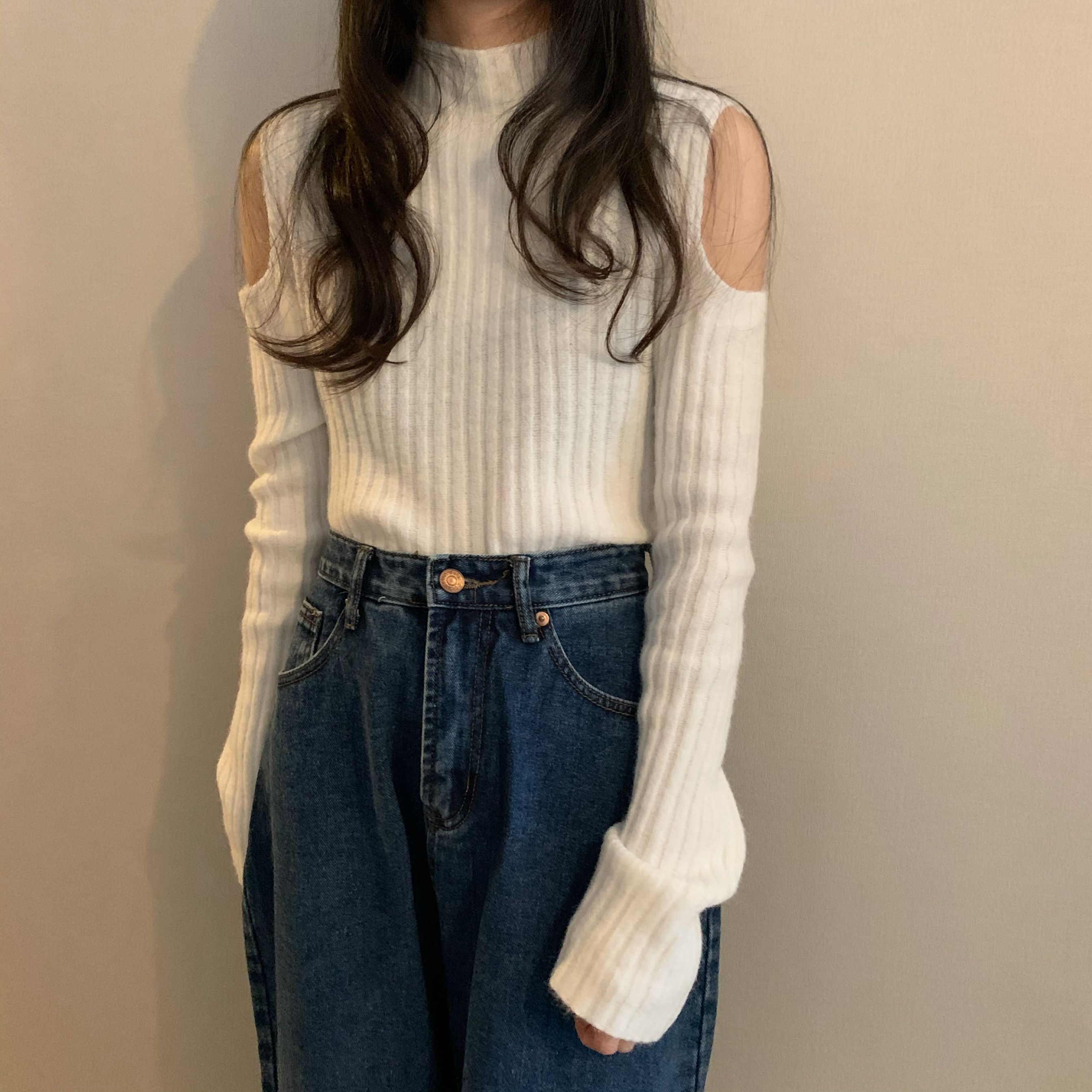 Off the shoulder half high necked T-shirt solid color pit stripe sweater bottom and inside