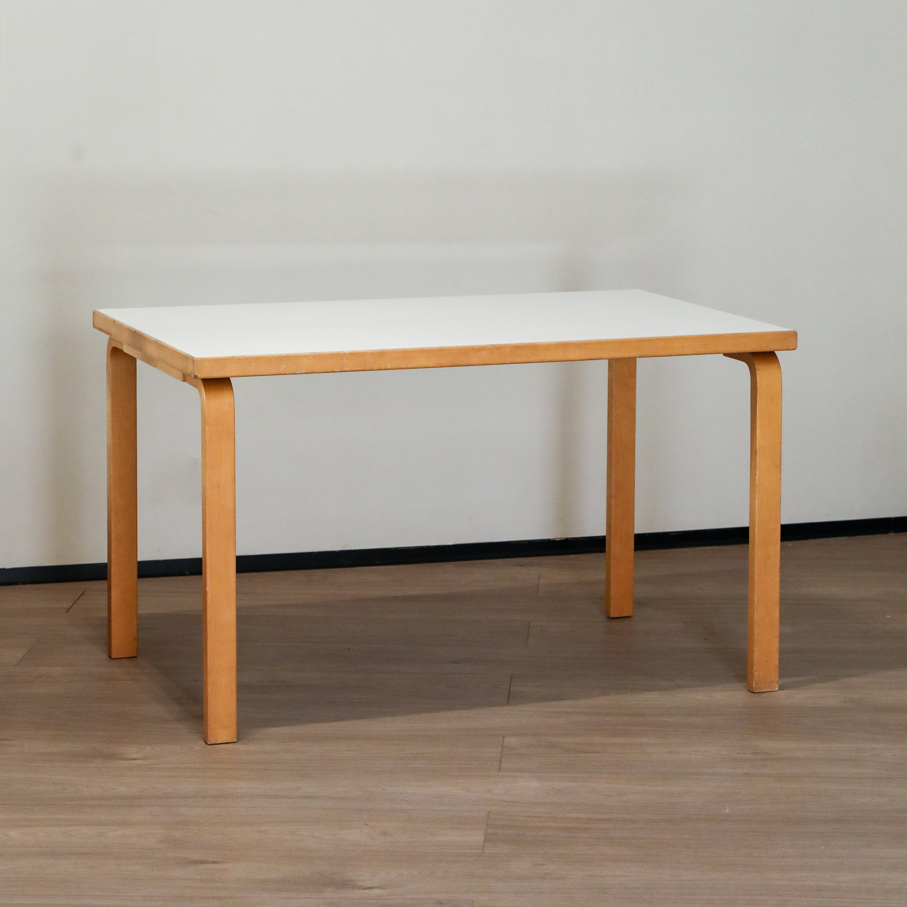 coznap 中古｜芬兰 Alvar Aalto 设计 81b餐桌