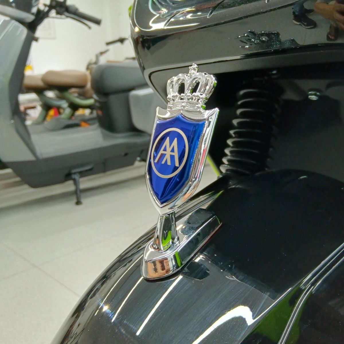 爱玛电动车金属车标LOGO挡泥板