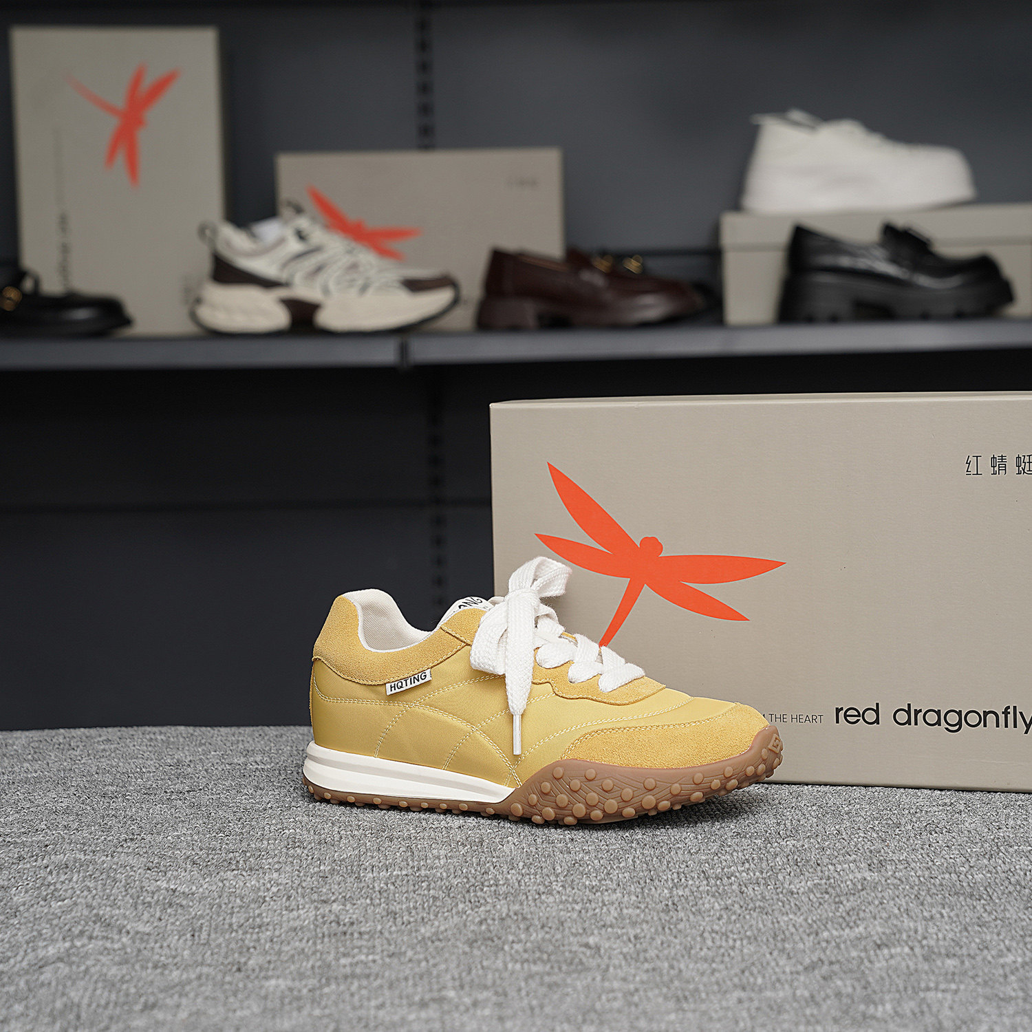 红蜻蜓BQ68927002新款正品女鞋厚底内增高黄色阿甘德训鞋女运动鞋