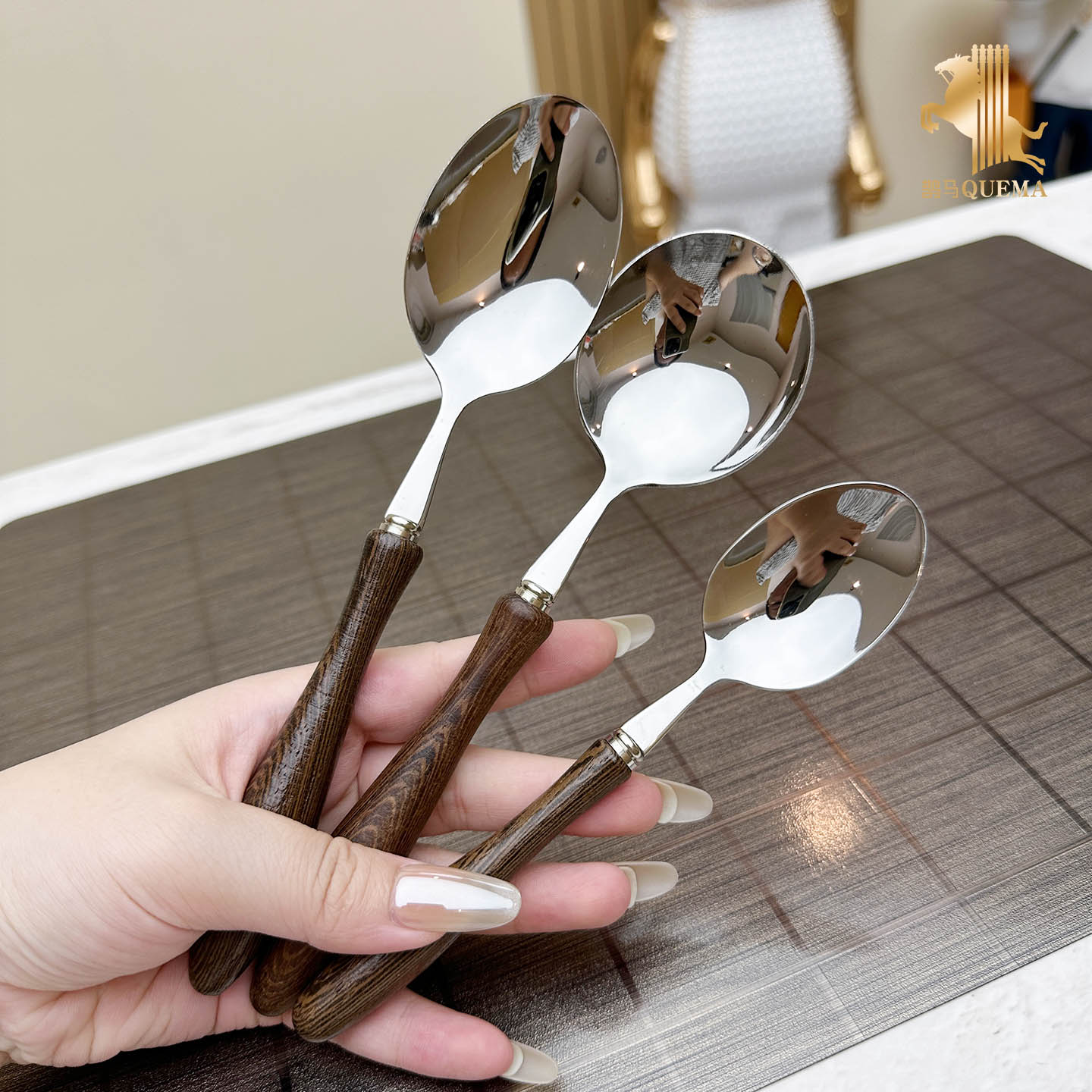 鸡翅木柄吃饭勺304不锈钢主餐勺