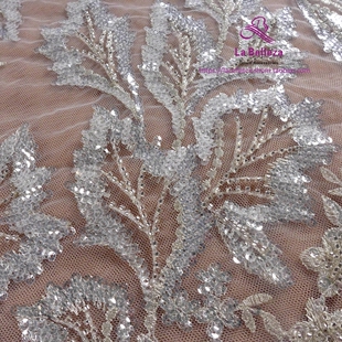 白色网纱刺绣蕾丝布料透明亮片绣花布管珠刺绣叶草形婚纱礼服面料
