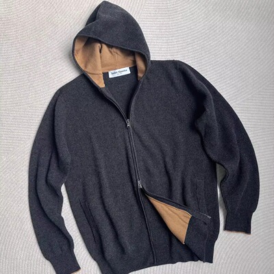 深灰连帽羊绒开衫男士粗坑条