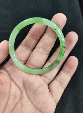 和田碧玉手镯冰底苹果绿猕猴桃中细手镯无裂无纹质地干净55.5圈口