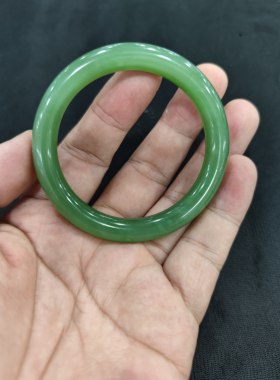 和田碧玉手镯冰底粉绿手镯圆条手镯无裂无纹质地细腻53圈口