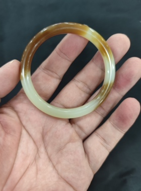 新疆且末料手镯糖白手镯红糖白玉镯子55.5圈口无裂无纹质地细腻