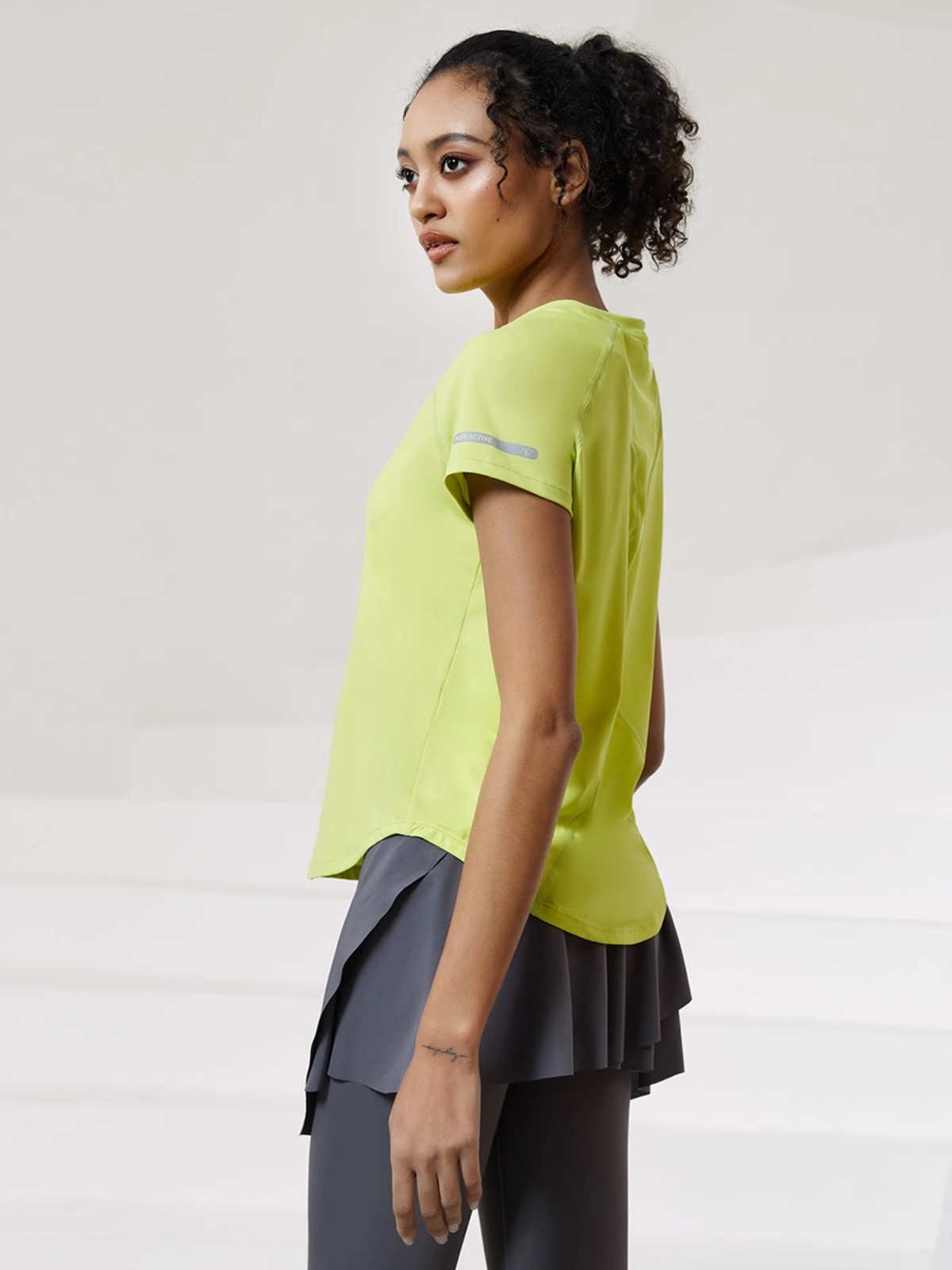 科里芙网纱透气短袖速干宽松遮肉