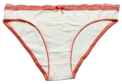 女士白色低腰全棉三角内裤