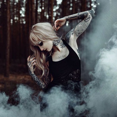 潮牌切尔西哥特超长蕾丝连衣裙