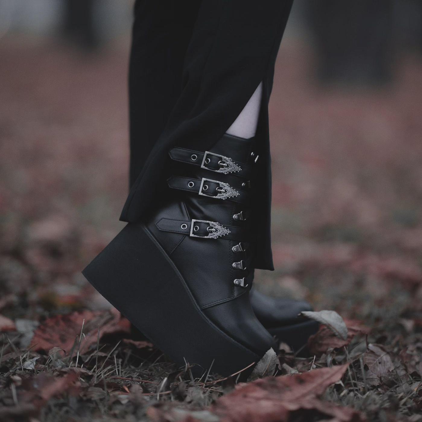 RESTYLE暗黑哥特厚底靴