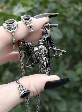 RESTYLE东欧头骨魔鬼五芒星项链