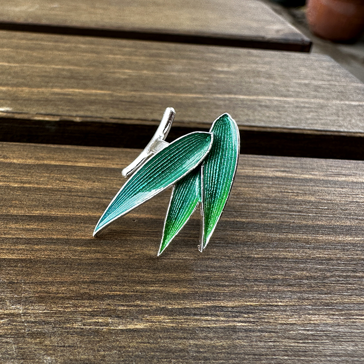 纯银高温珐琅耳骨夹无需耳洞