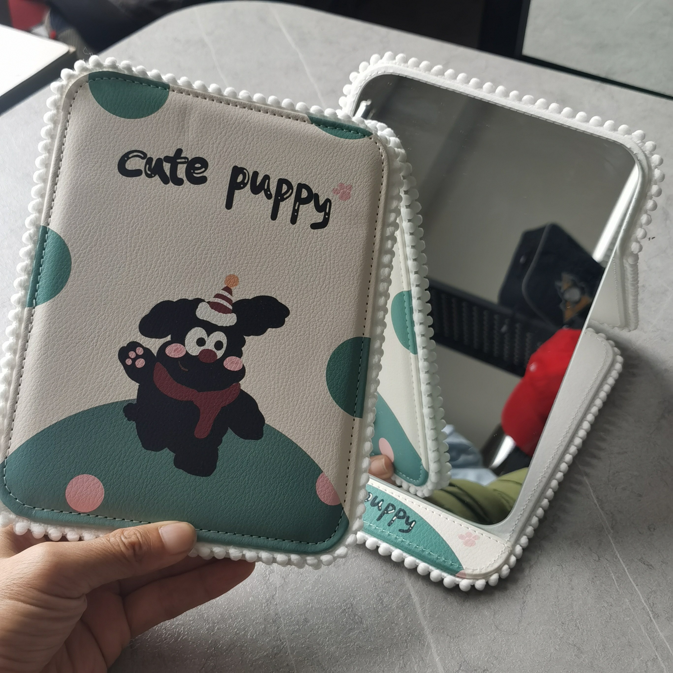 皮面高品质可爱卡通镜子化妆镜台式家用学生宿舍桌上梳妆随身携带