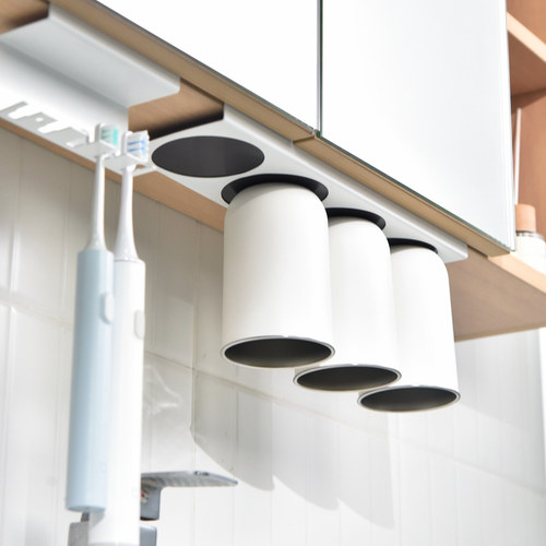 镜柜下牙刷漱口杯置物架倒挂一家四口卫生间电动牙刷杯挂架免打孔