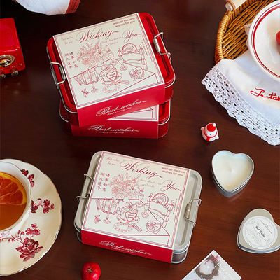 网红新款2026新年包装盒曲奇饼干铁盒搭扣马口铁糖果铁盒子封套