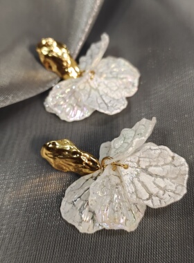 仙气美人鱼尾七彩白色树脂耳环女清新甜美招财鱼日常耳饰2022新款