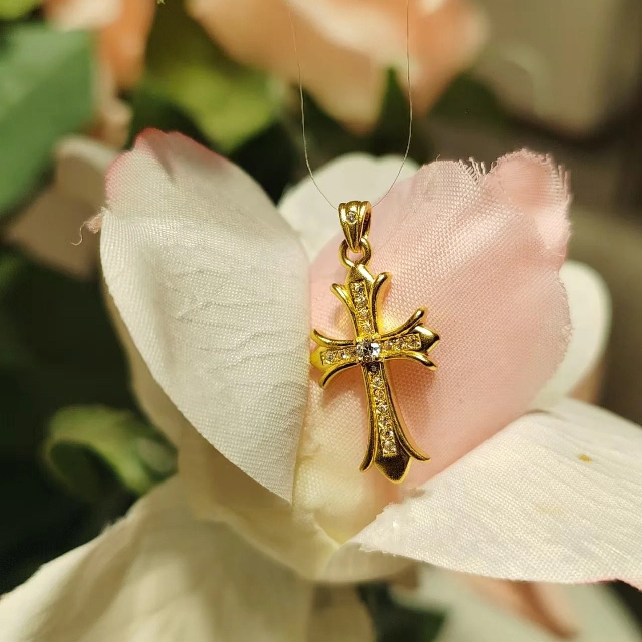 古法足金999点钻十字架韦雪黄金吊坠新款2026水贝黄金