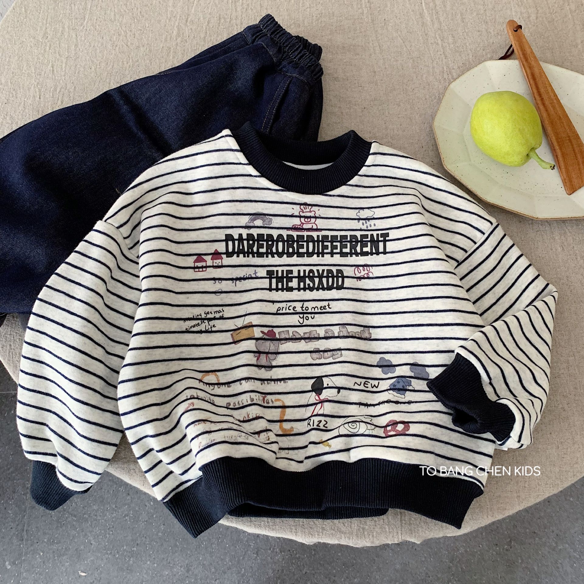 【糖糖妈】儿童卫衣2025冬季新款韩版男女童字母卡通条纹圆领上衣