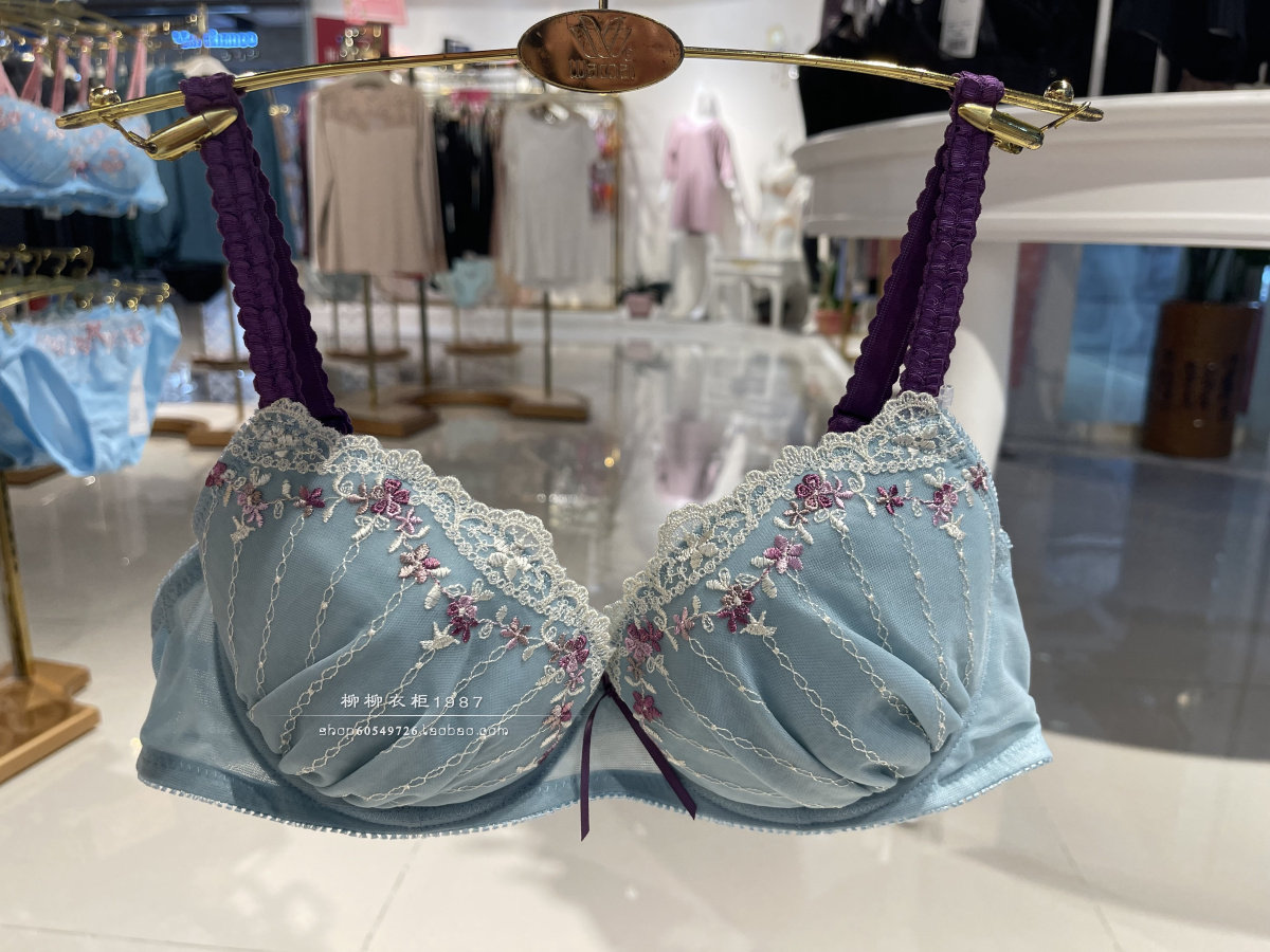 华歌尔旗下少女系列 amphi 甜美刺绣花朵 文胸ab0319