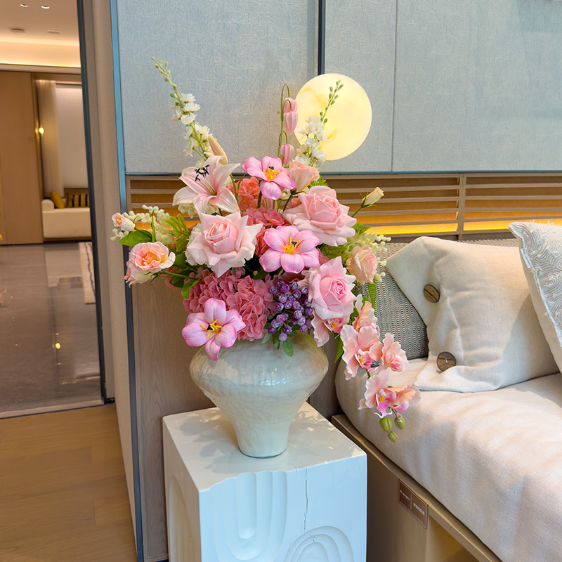 wo+高品质手感保湿玫瑰绣球蝴蝶兰花束陶瓷花瓶桌面摆放前台装饰