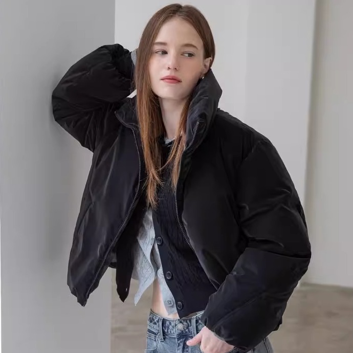 GUESS韩国代购25冬女休闲通勤百搭光泽感轻量保暖鸭绒面包羽绒服