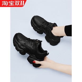 女款 显脚小真皮休闲运动鞋 2025新款 厚底小黑鞋 秋冬季 纯黑色老爹鞋