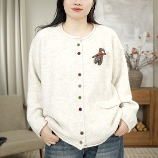 秋冬宽松显瘦立体小熊绵羊毛针织彩扣显瘦毛衣女 219