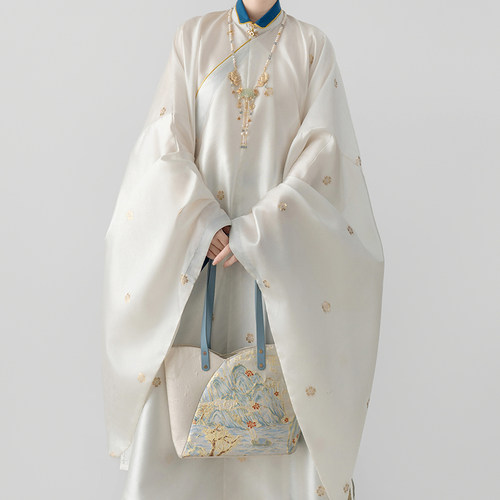 摸鱼儿明制仿孔府立领斜襟长衫