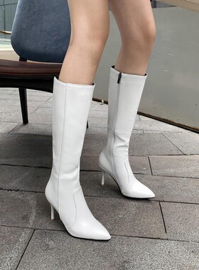 红色细跟新娘尖头大码高筒靴