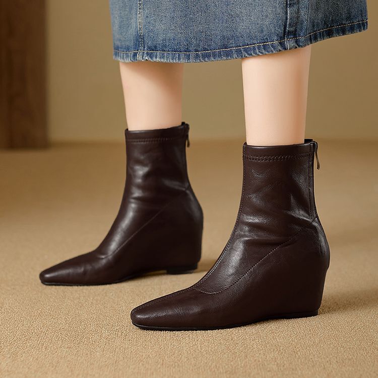 5厘米跟内增高中跟短靴女秋冬季弹力瘦瘦靴袜靴棕红色短筒皮靴 ZC