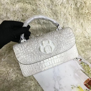 奢华鳄鱼皮女包真皮高级感青年包盖单肩斜挎包新款时尚晚宴小方包