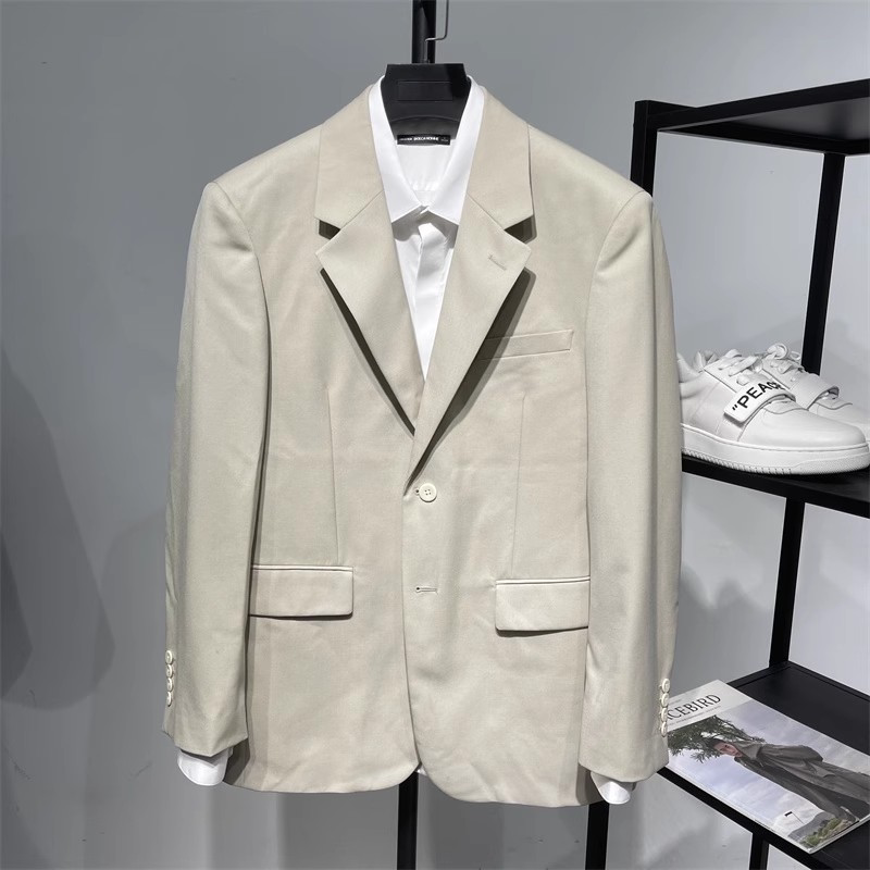 男装轻奢系列时尚薄垫肩西装休闲外套百搭宽松浅卡其色西服上衣潮