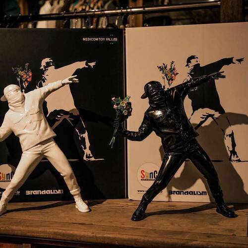 Banksy Medicom 班克西 扔花 气球女孩 猩猩 大卫 潮流 雕塑 原盒
