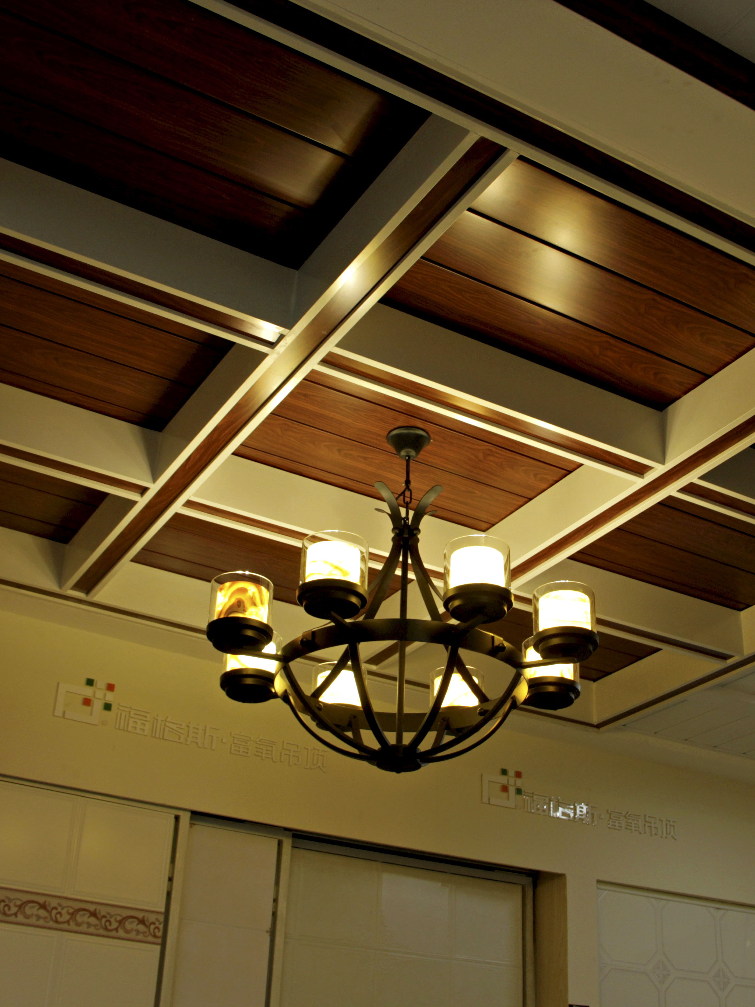 阳台吊顶效果图长条吊顶材料自装生态板生态木阳台集成吊顶铝扣板