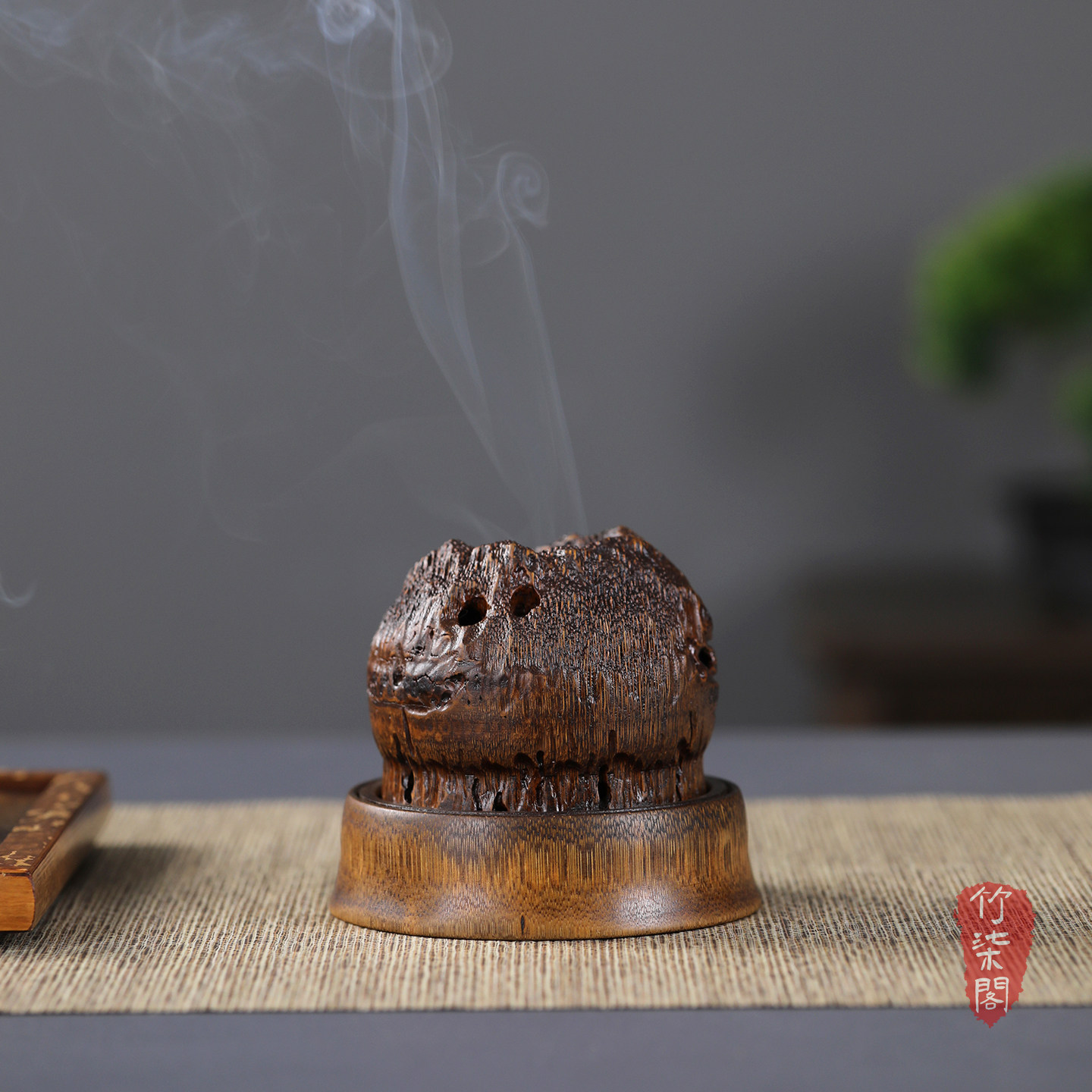 手工老竹根雕刻博山香炉香盒图片