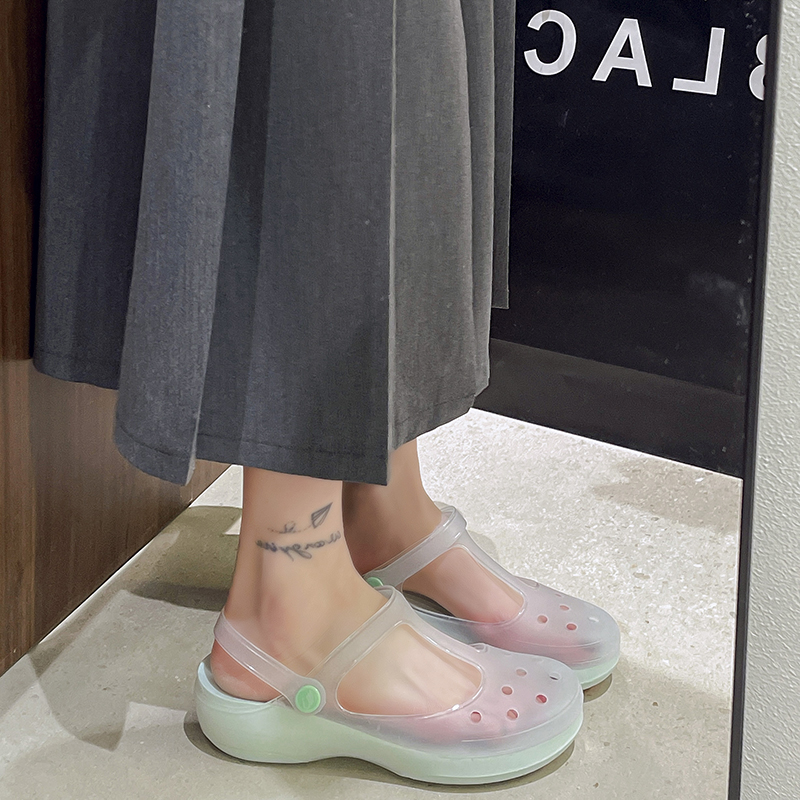 洞洞鞋女夏季外穿透明果冻鞋