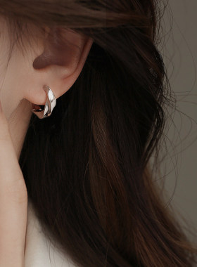 巴黎【设计师】莫比乌斯素圈耳环圈圈耳饰2026新款高级感耳圈女士