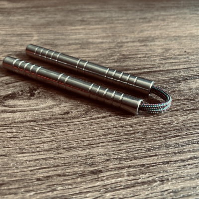双绳12槽迷你双截棍 双节棍 手指技巧玩具 nunchaku thumbchucks